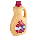 Woolite Keratin Therapy tekutý prací přípravek s keratinem 45 praní 2,7l