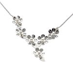 PRAQIA Stříbrný náhrdelník Pearl Blossom